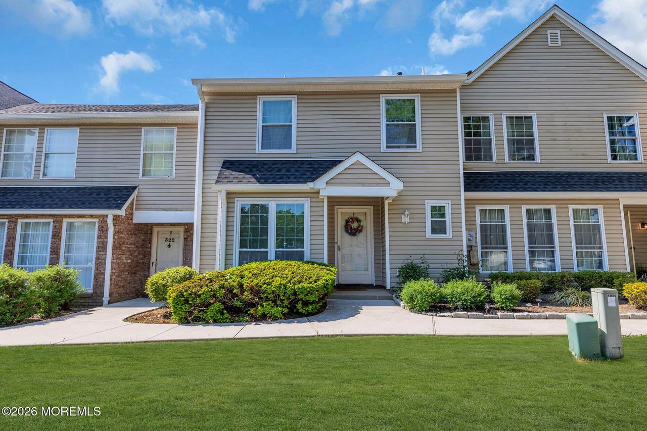 320 Harvard Place - Photo 1