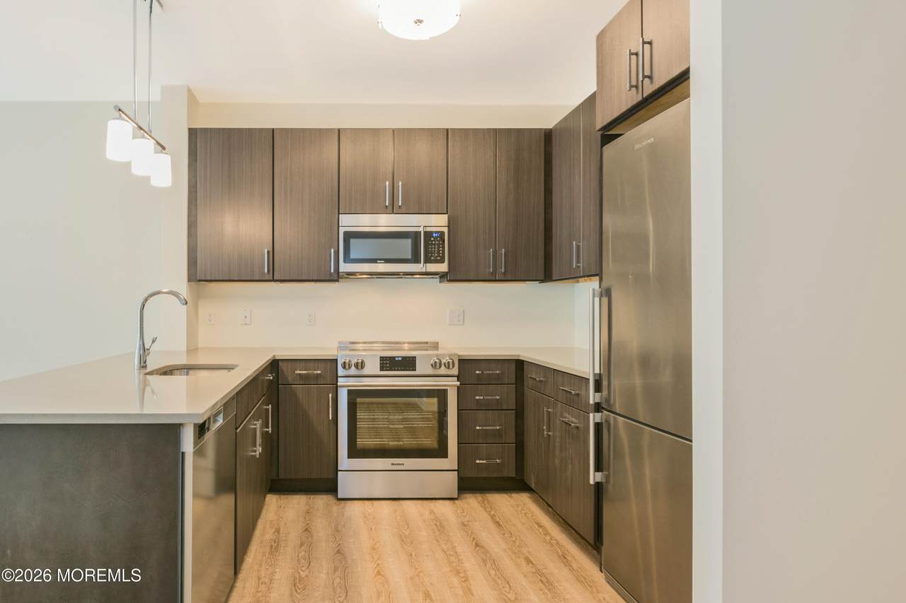 700 Bangs Avenue - Photo 1
