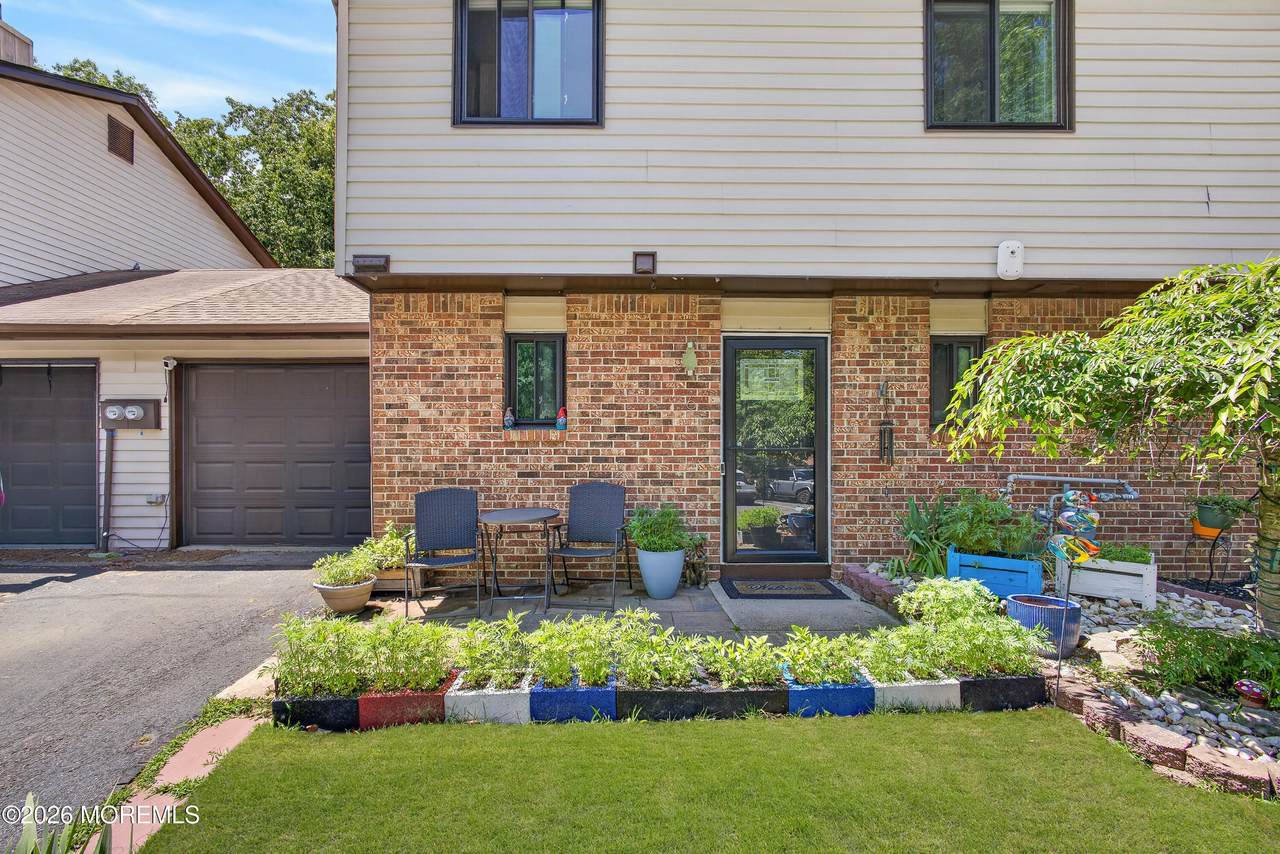 6 Swan Road - Photo 1