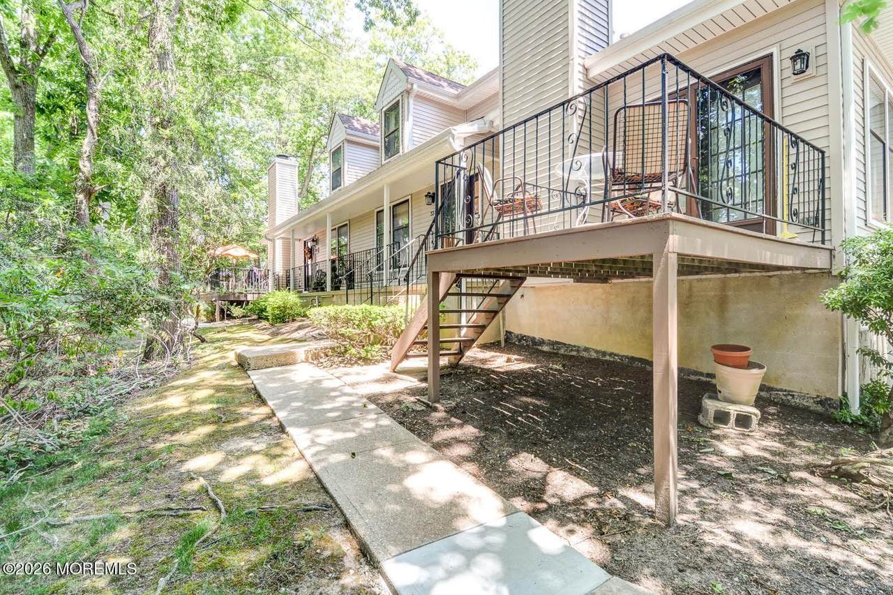 33 Maple Lane - Photo 1