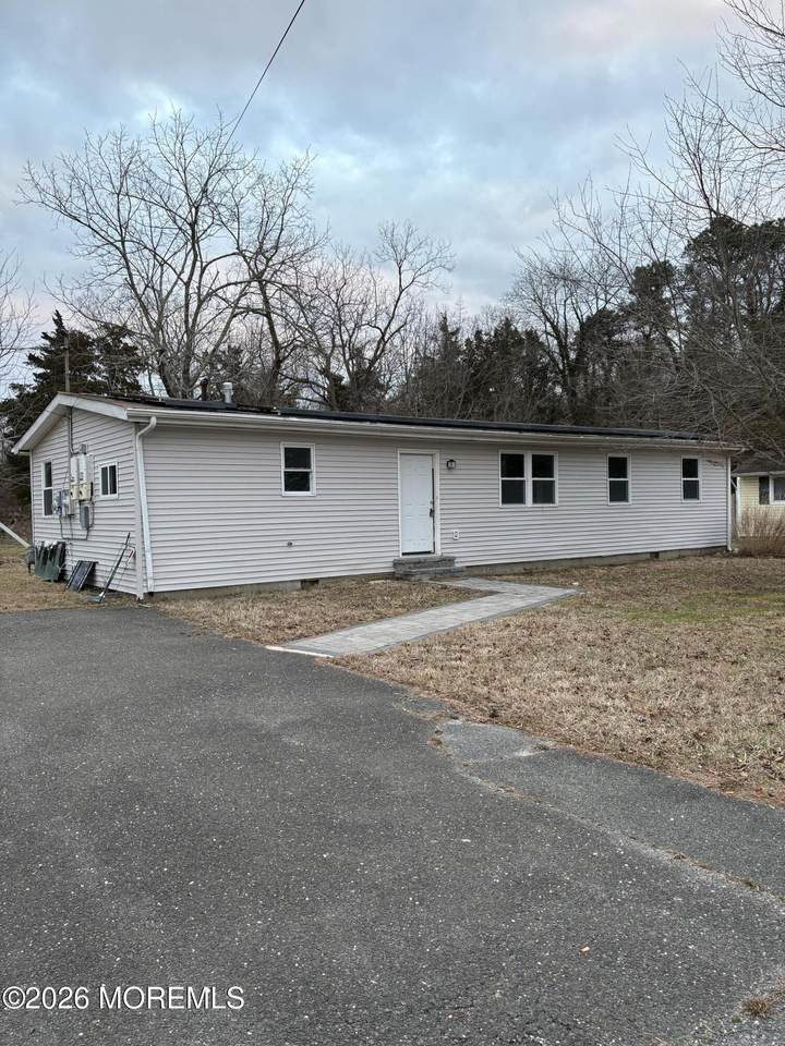 105 Floyd Lane - Photo 1