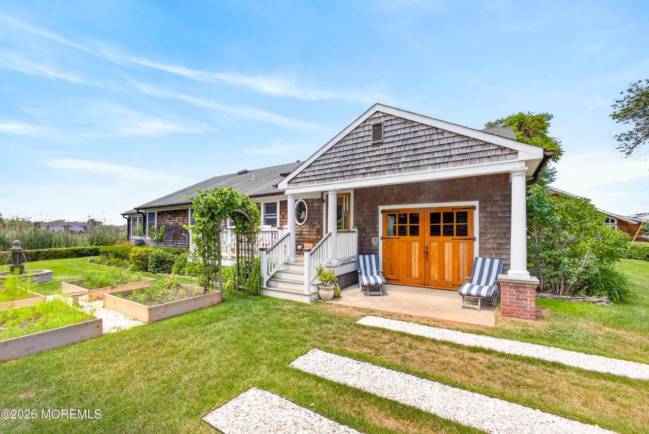20 Bayonne Avenue - Photo 1