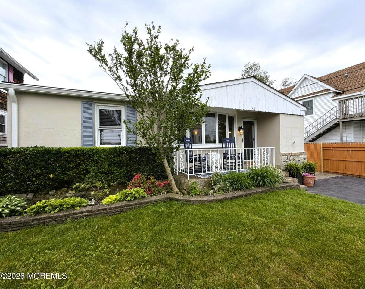 102 Columbia Avenue - Photo 1