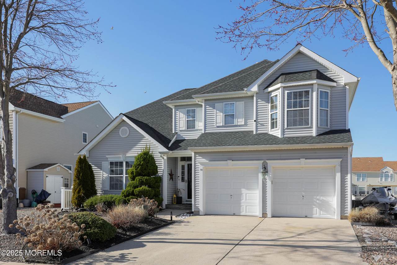 11 Peaksail Drive - Photo 1