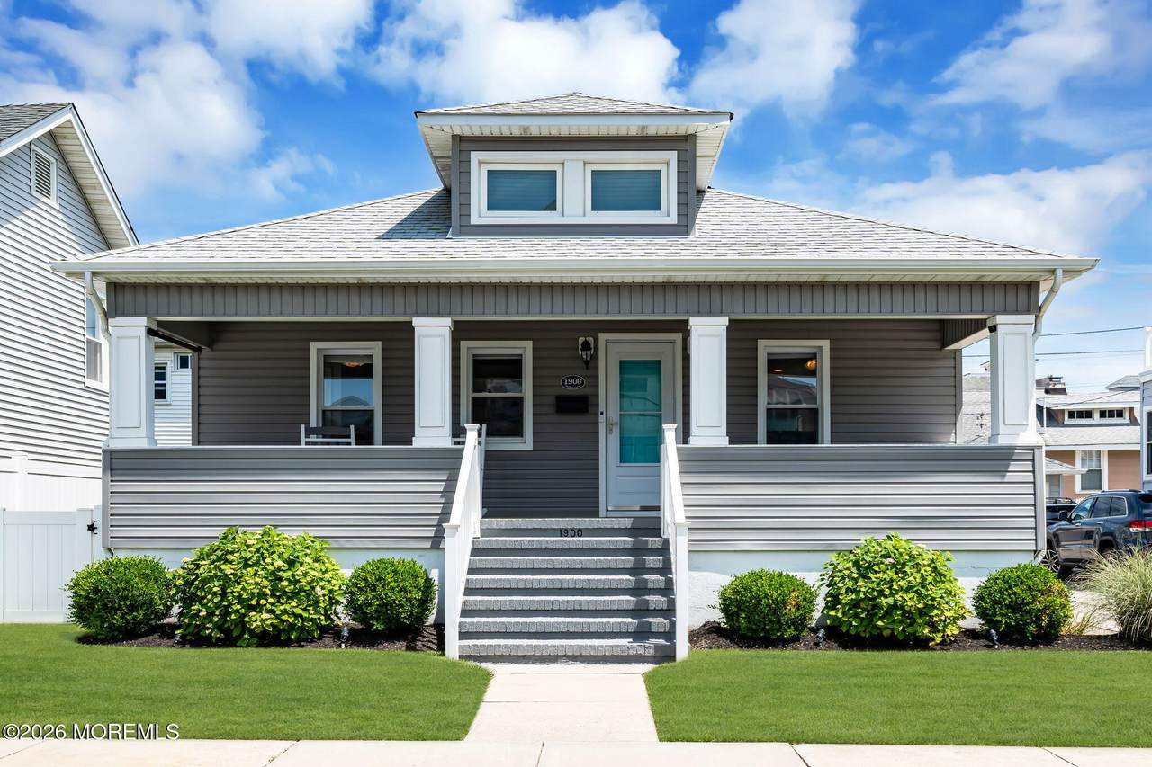 1900 Surf Avenue - Photo 1