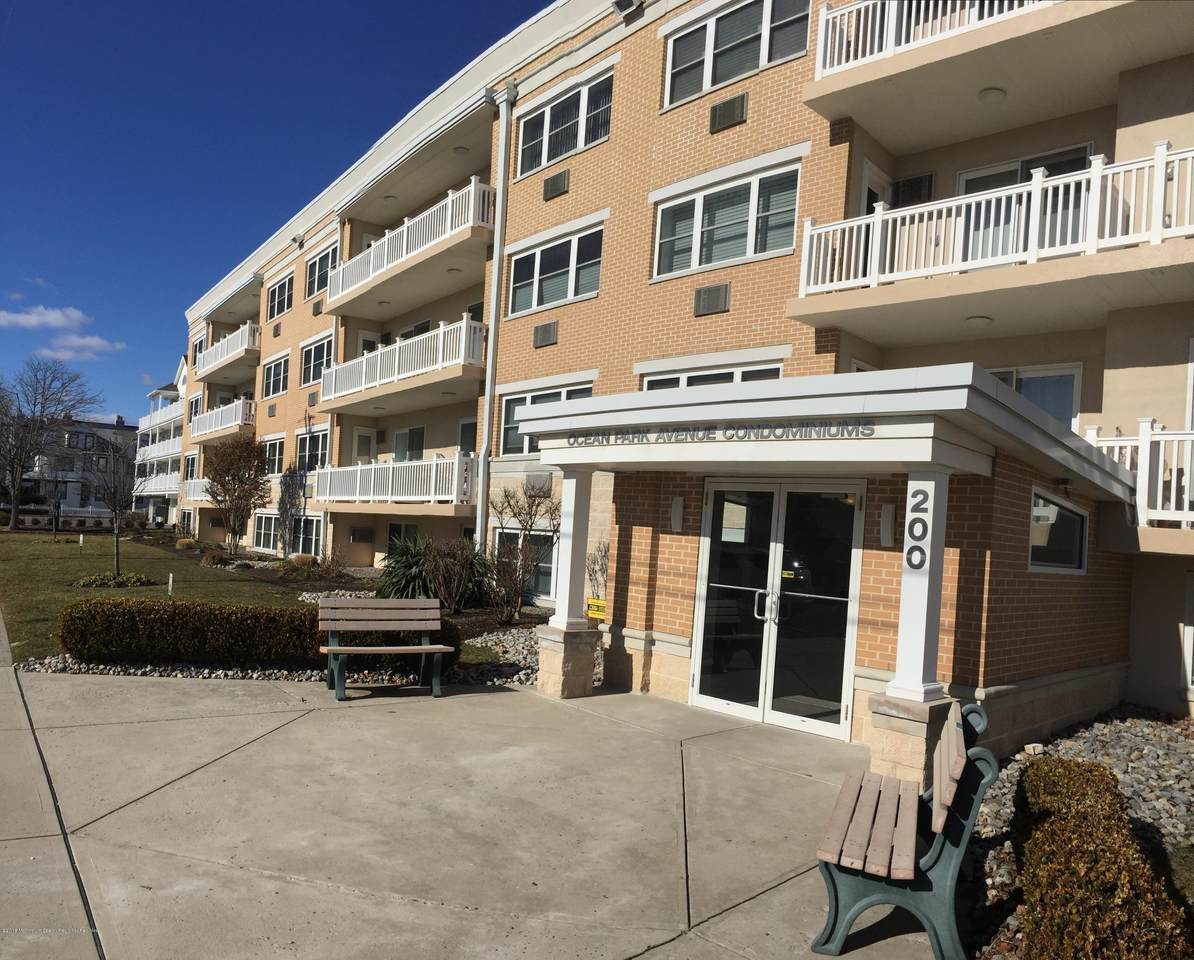 200 Ocean Park Avenue - Photo 1