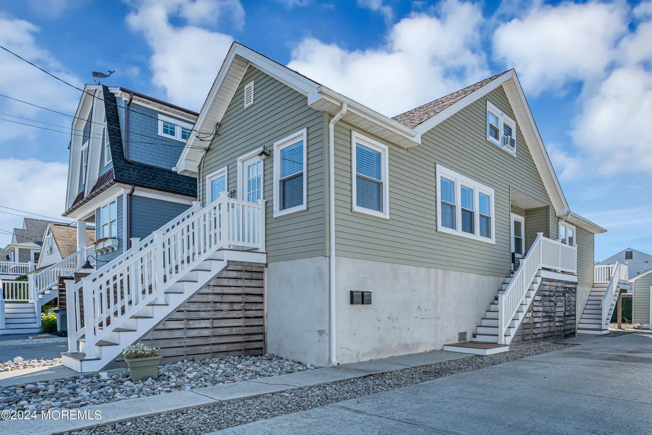 10 Pershing Avenue - Photo 1