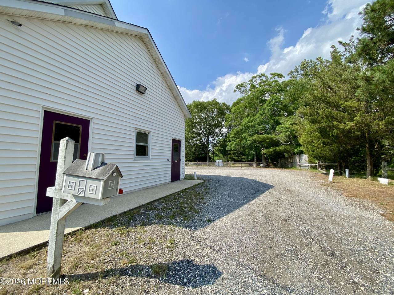 https://bt-photos.global.ssl.fastly.net/monmouth/1280_boomver_1_22617947-2.jpg