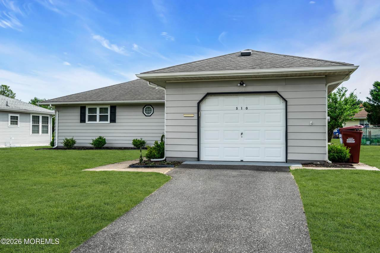 https://bt-photos.global.ssl.fastly.net/monmouth/1280_boomver_1_22617963-2.jpg