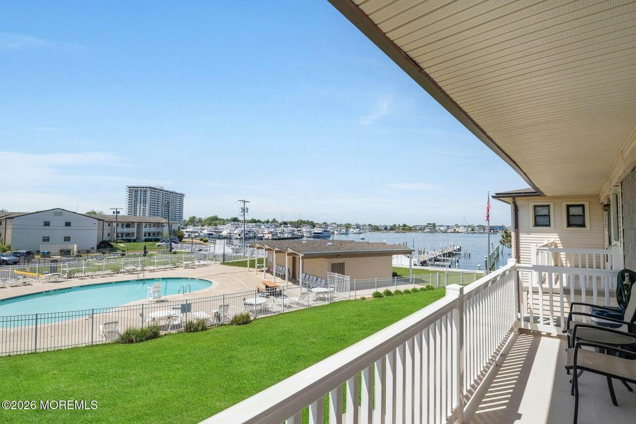 110 Wharfside Drive - Photo 1