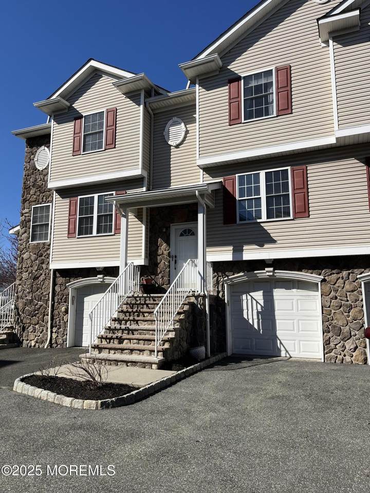 264 Midland Avenue - Photo 1