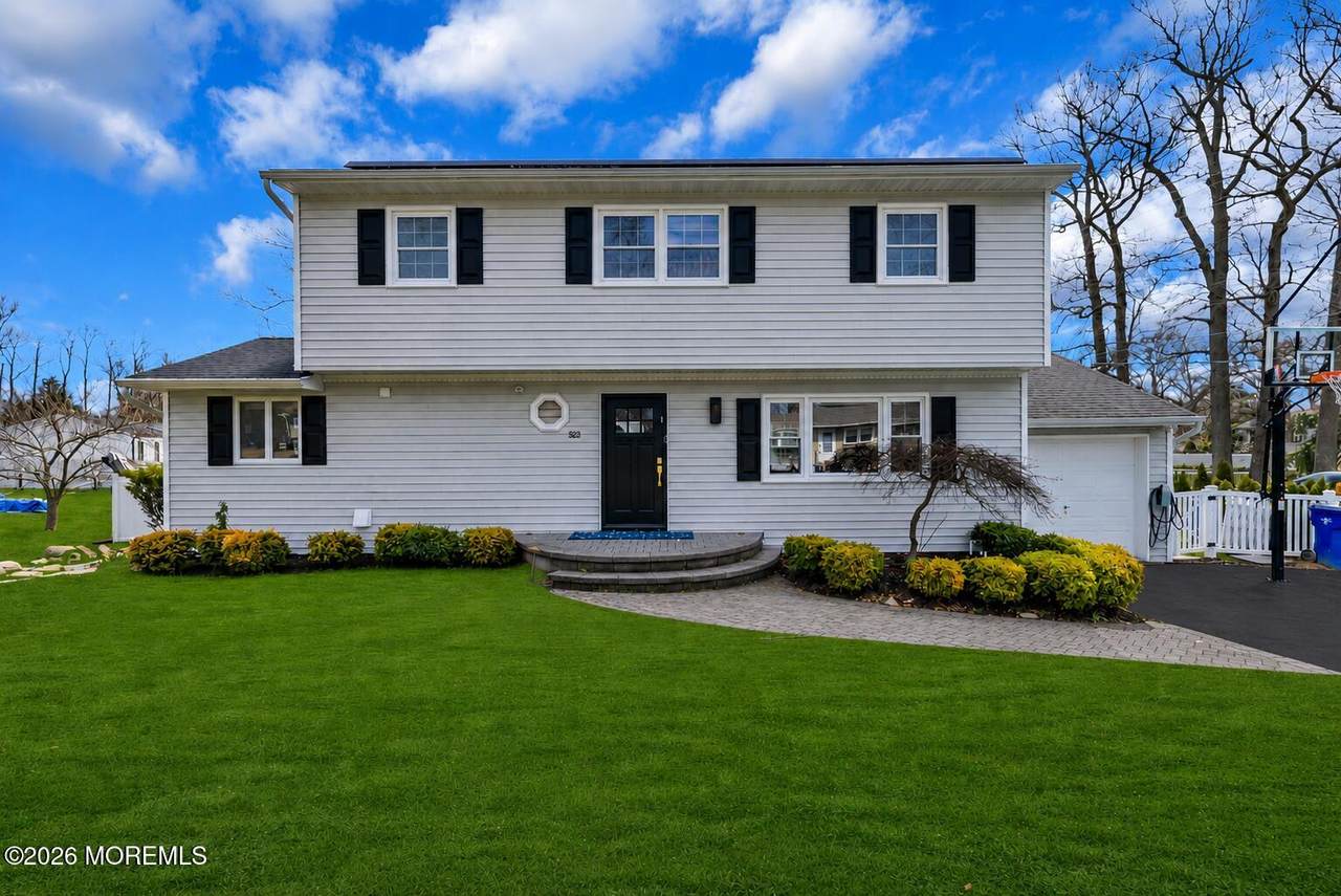 522 Lincoln Avenue - Photo 1