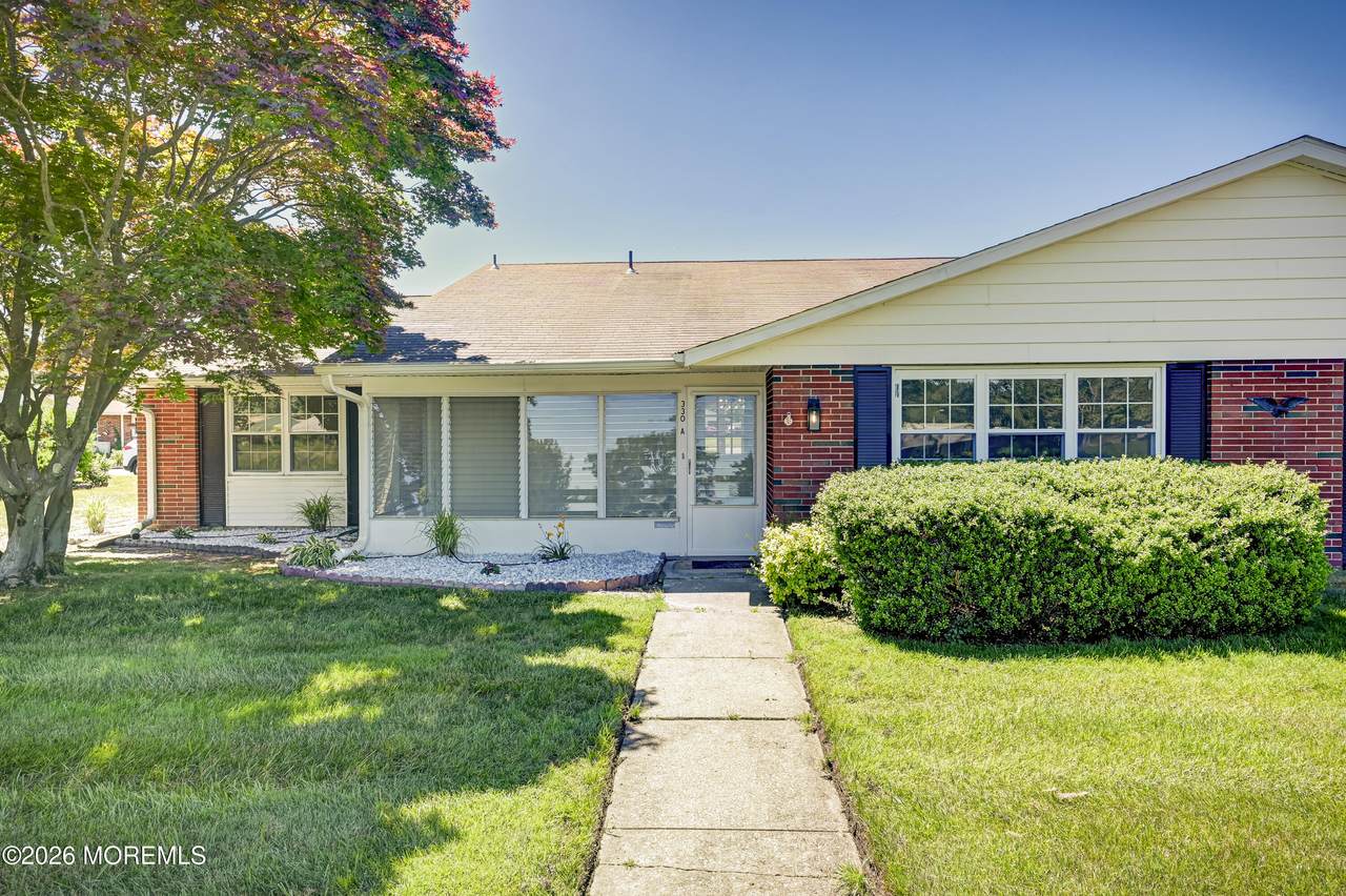 330 Canterbury Court - Photo 1