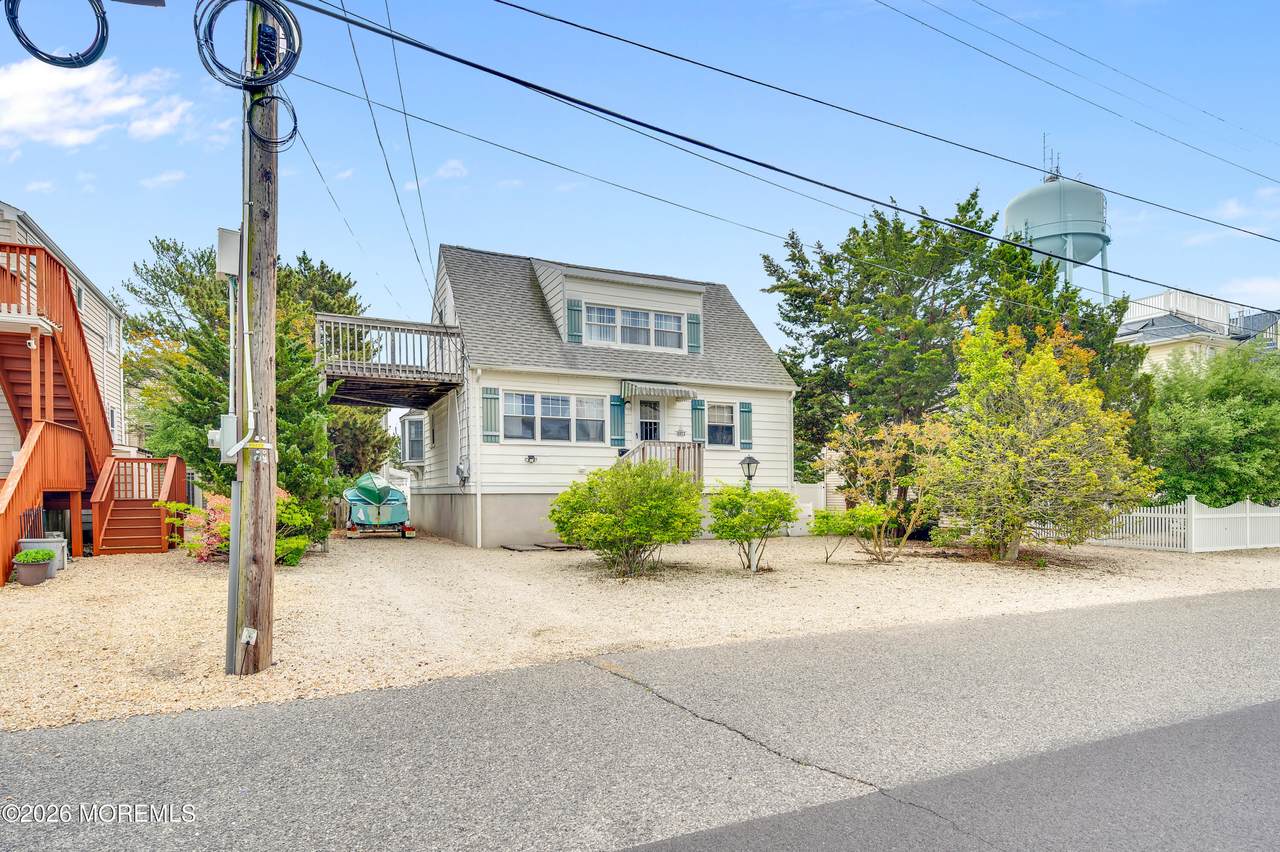 5603 Bayview Avenue - Photo 1