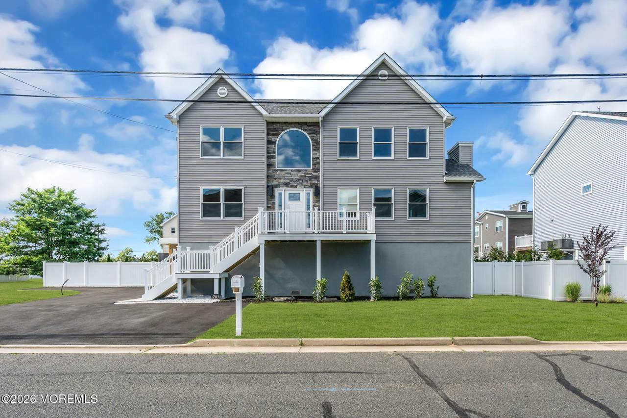 707 Prospect Avenue - Photo 1
