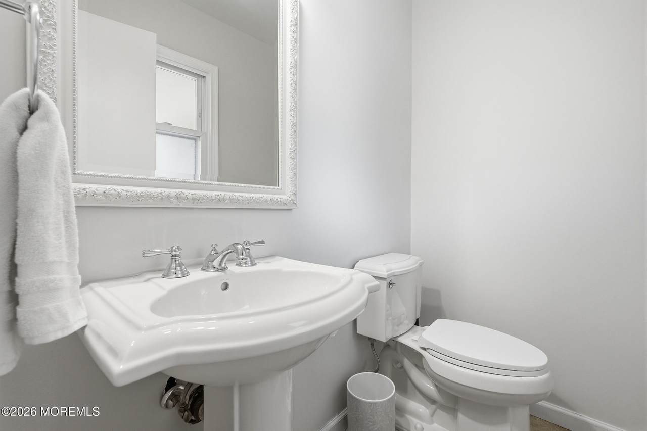 https://bt-photos.global.ssl.fastly.net/monmouth/1280_boomver_1_22618661-2.jpg