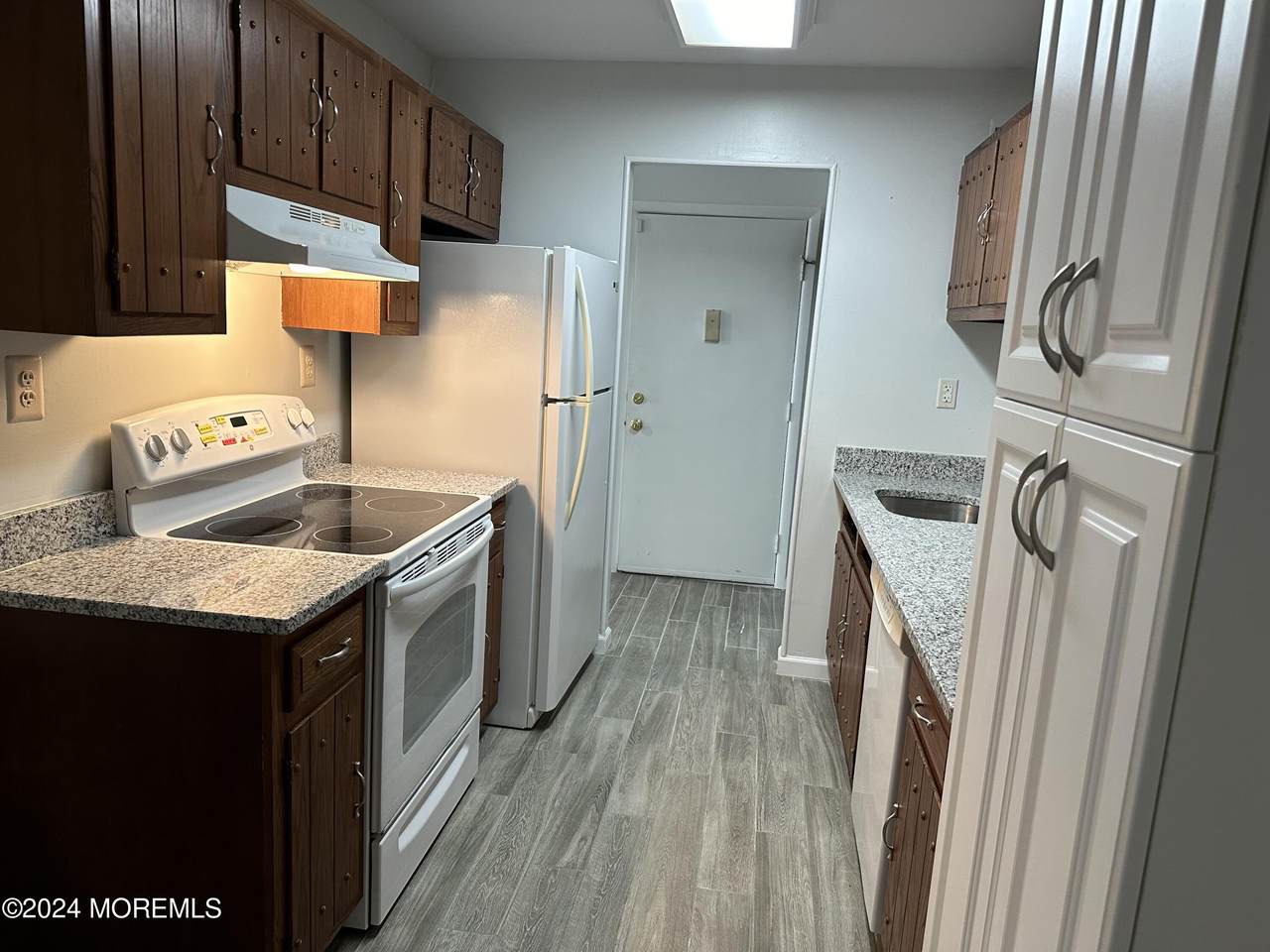 120 Amberly Drive - Photo 1