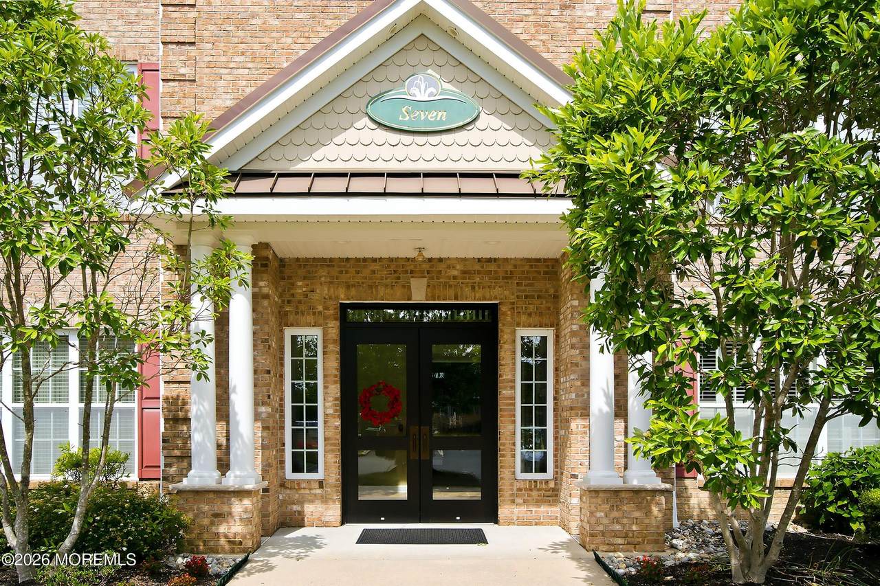 733 Amy Court - Photo 1