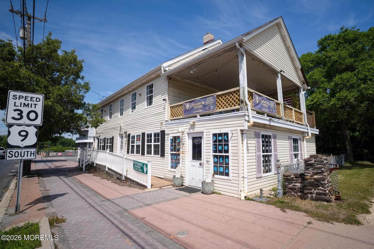 17 Main Street - Photo 1