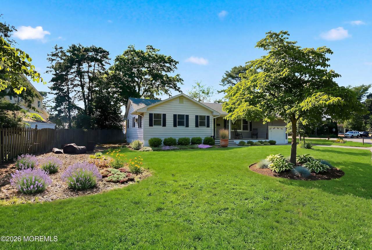 1409 Edgemere Avenue - Photo 1