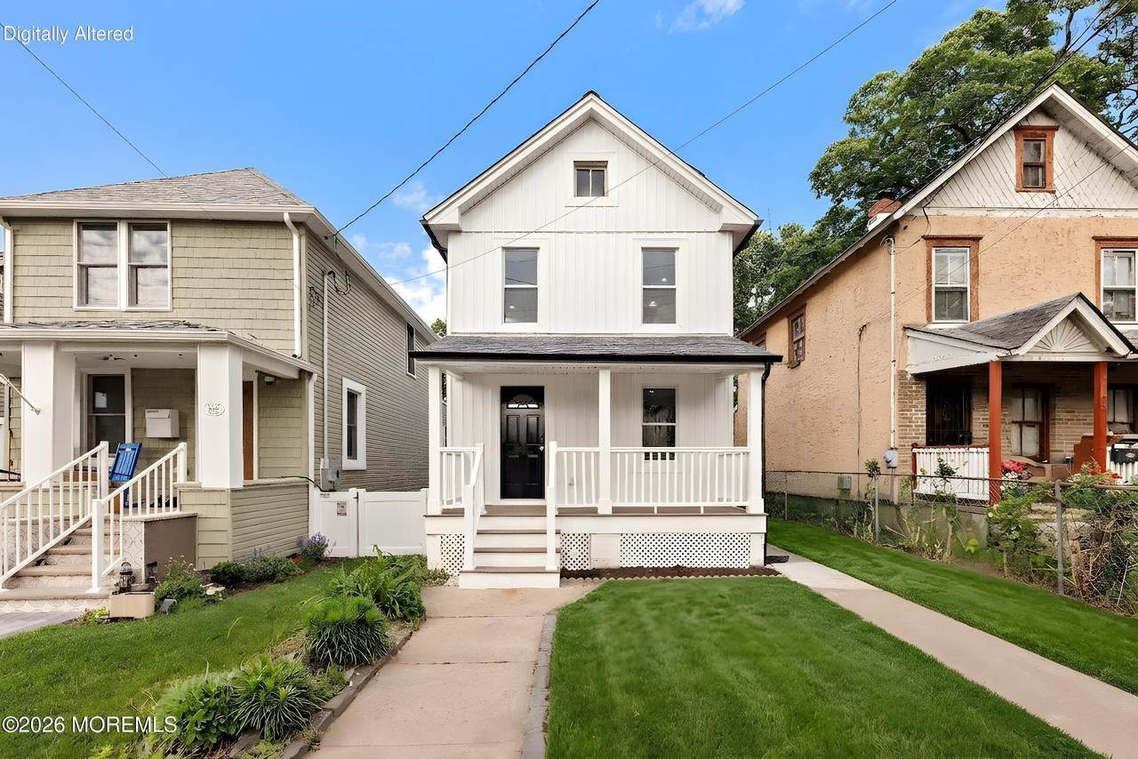 826 Dunlewy Street - Photo 1