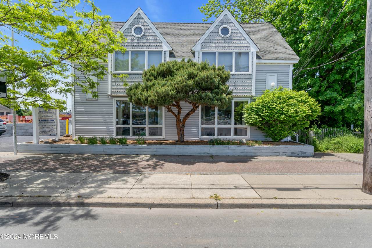 813 Main Street - Photo 1