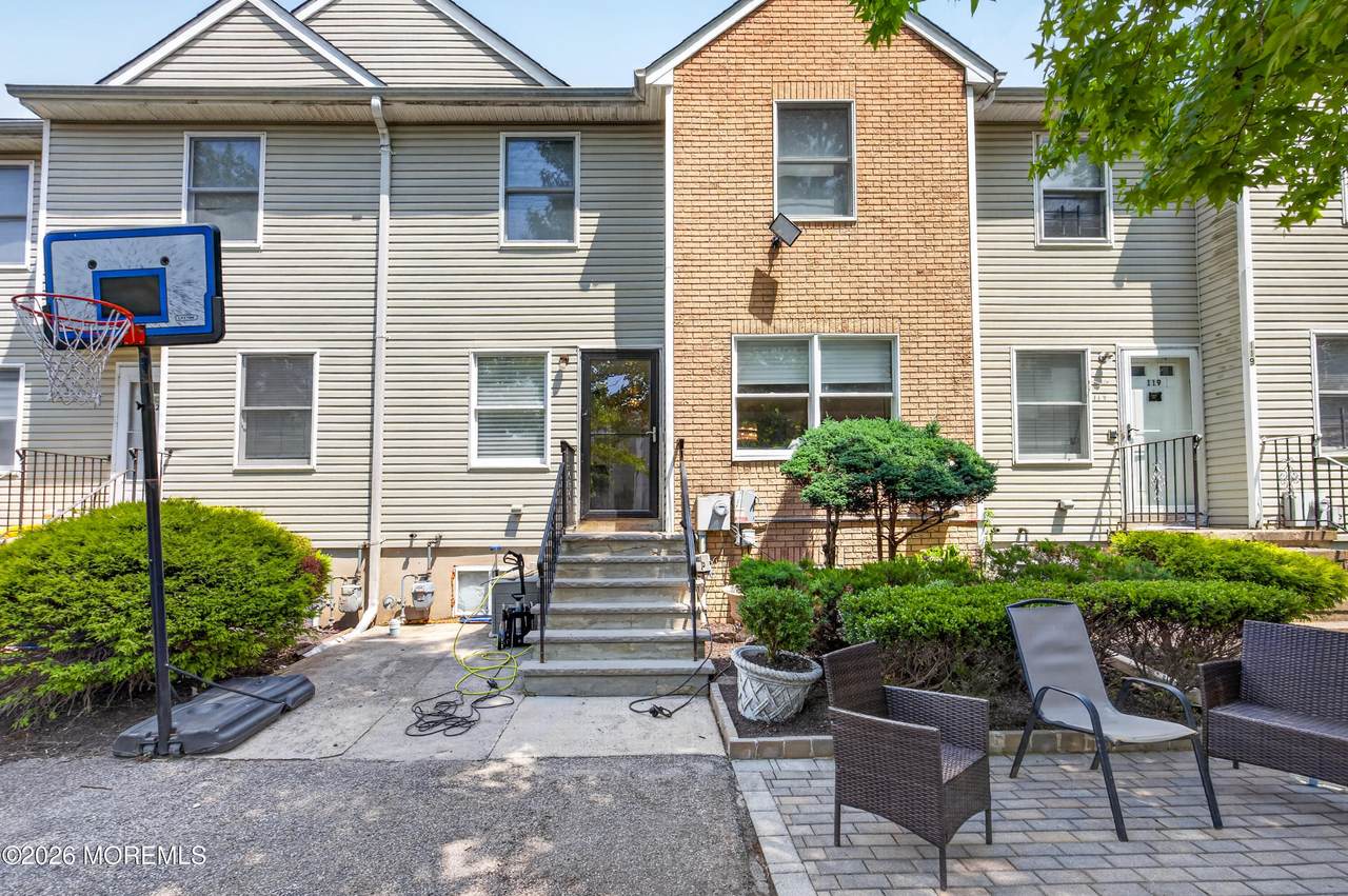 121 Forest Park Circle - Photo 1