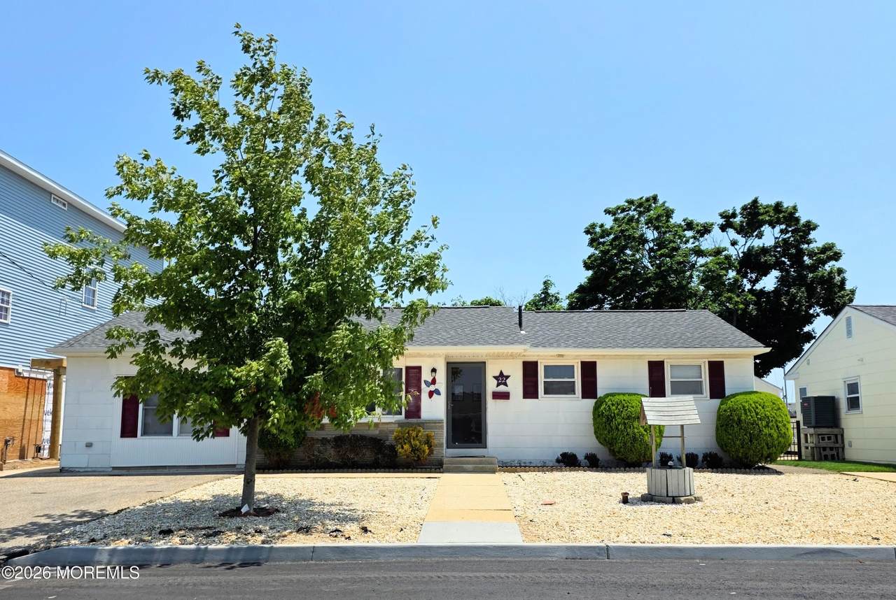 22 Forecastle Drive - Photo 1