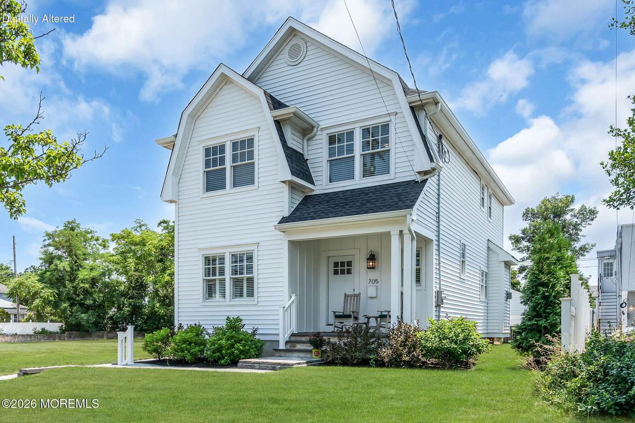 705 18th Avenue - Photo 1