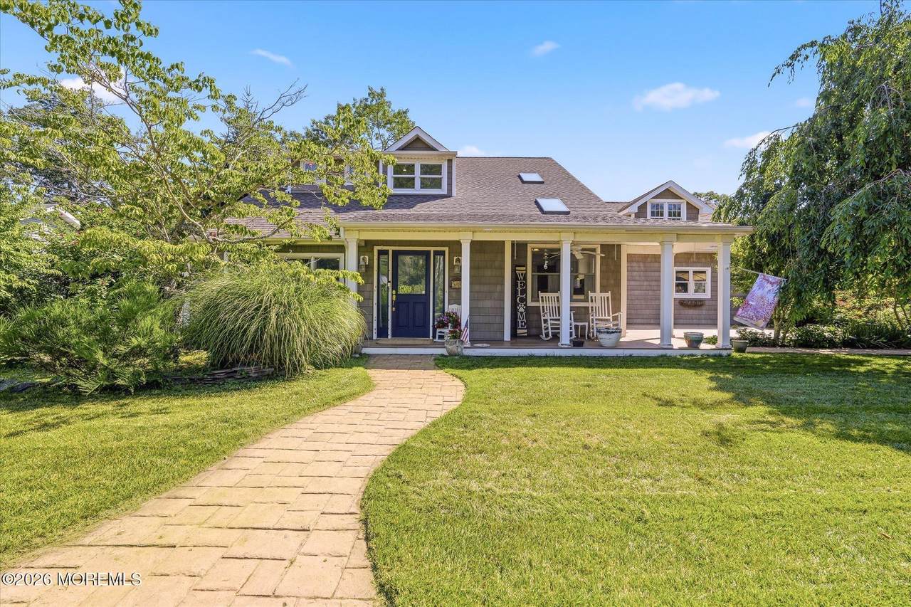 510 Lakeside Drive - Photo 1