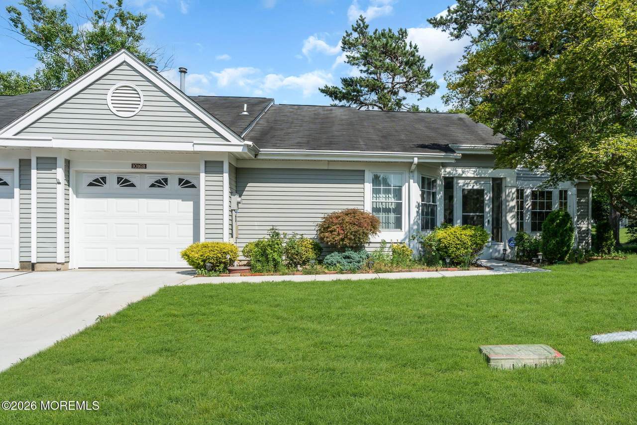 1016B Buckingham Drive - Photo 1