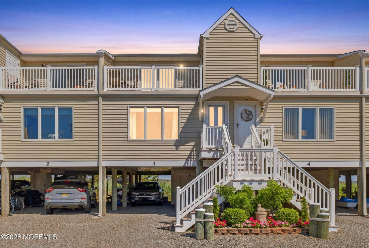 438 Bay Avenue - Photo 1