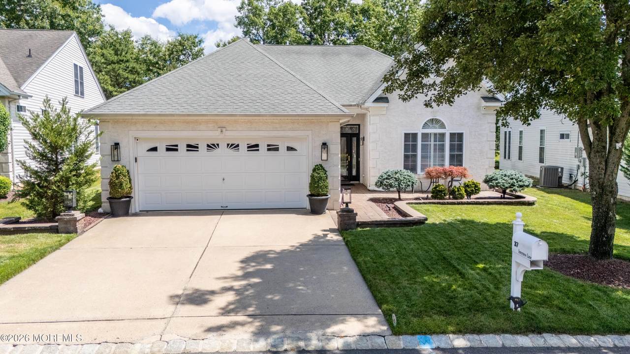 37 Inverness Lane - Photo 1