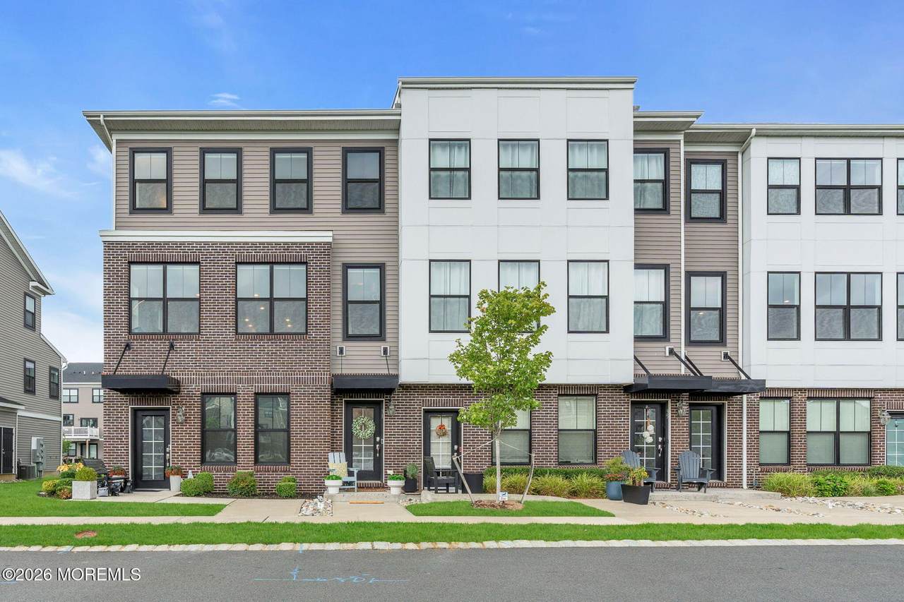 31 Midway Road - Photo 1