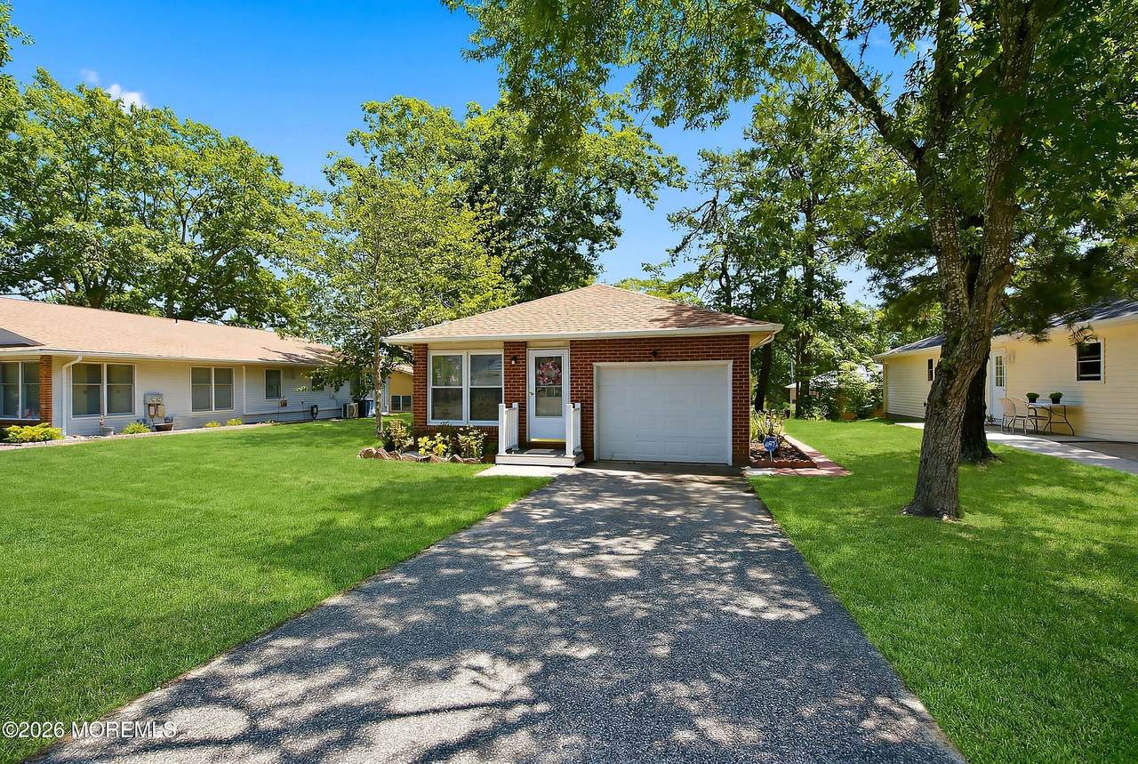 37 Sycamore Road - Photo 1