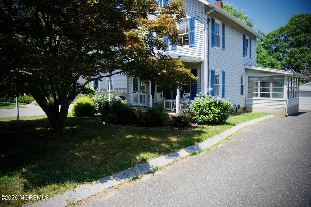 302 Monmouth Road - Photo 1