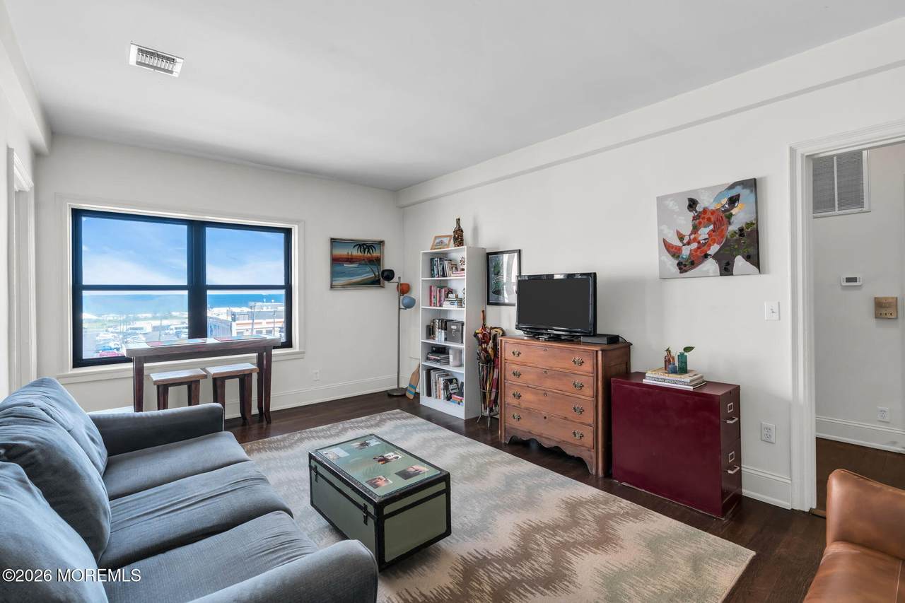 1700 Webb Street - Photo 1