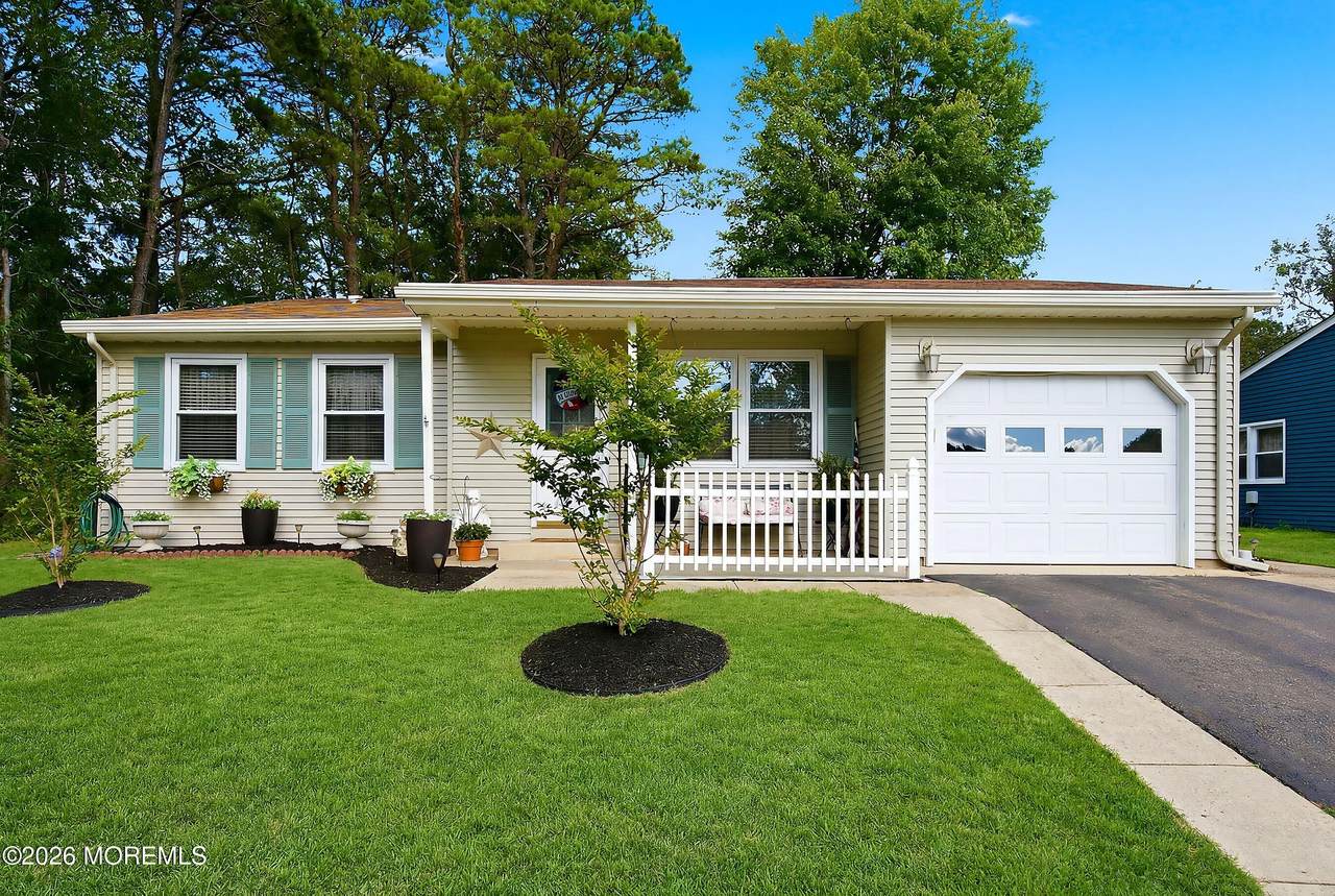 48 Keene Street - Photo 1