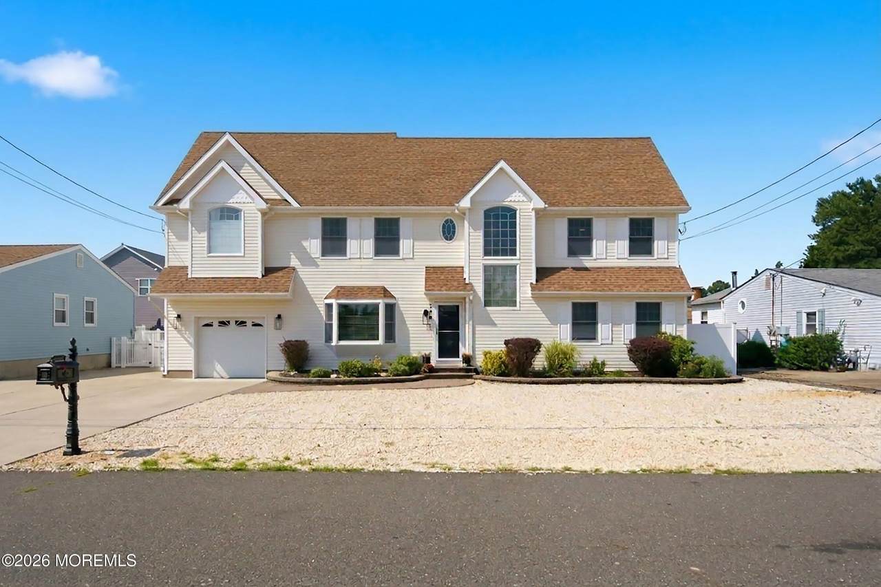 190 Pinewood Road - Photo 1