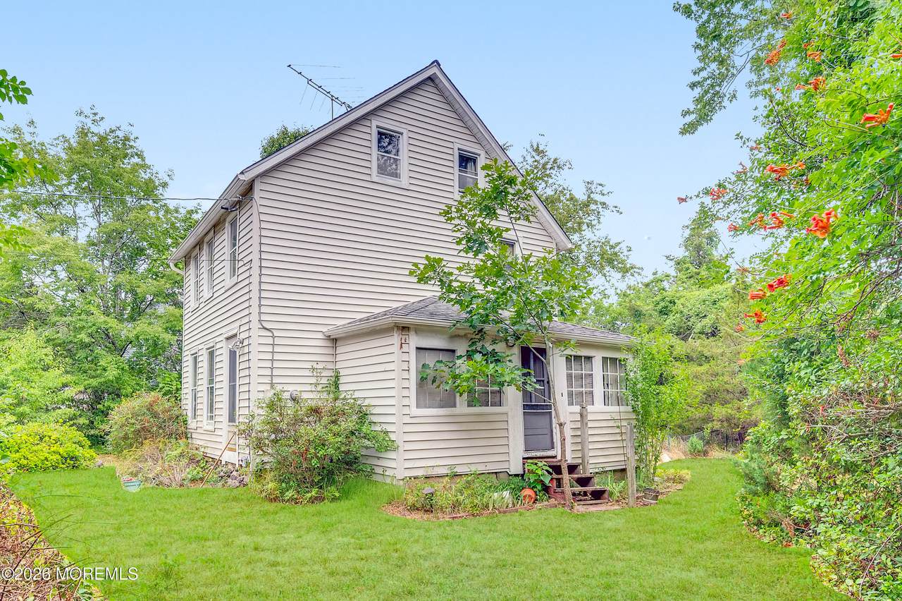 114 Division Street - Photo 1