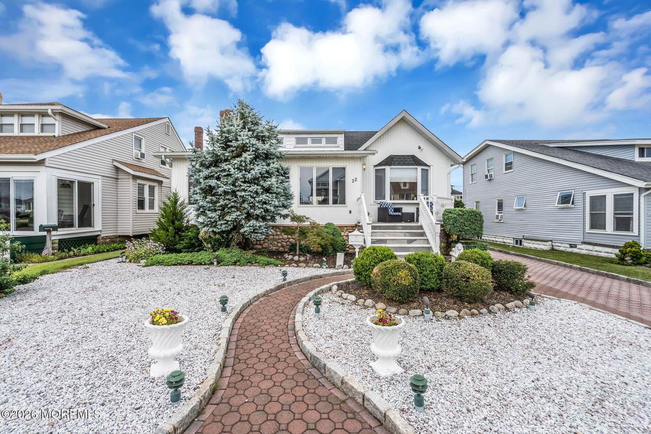 22 Parkway - Photo 1