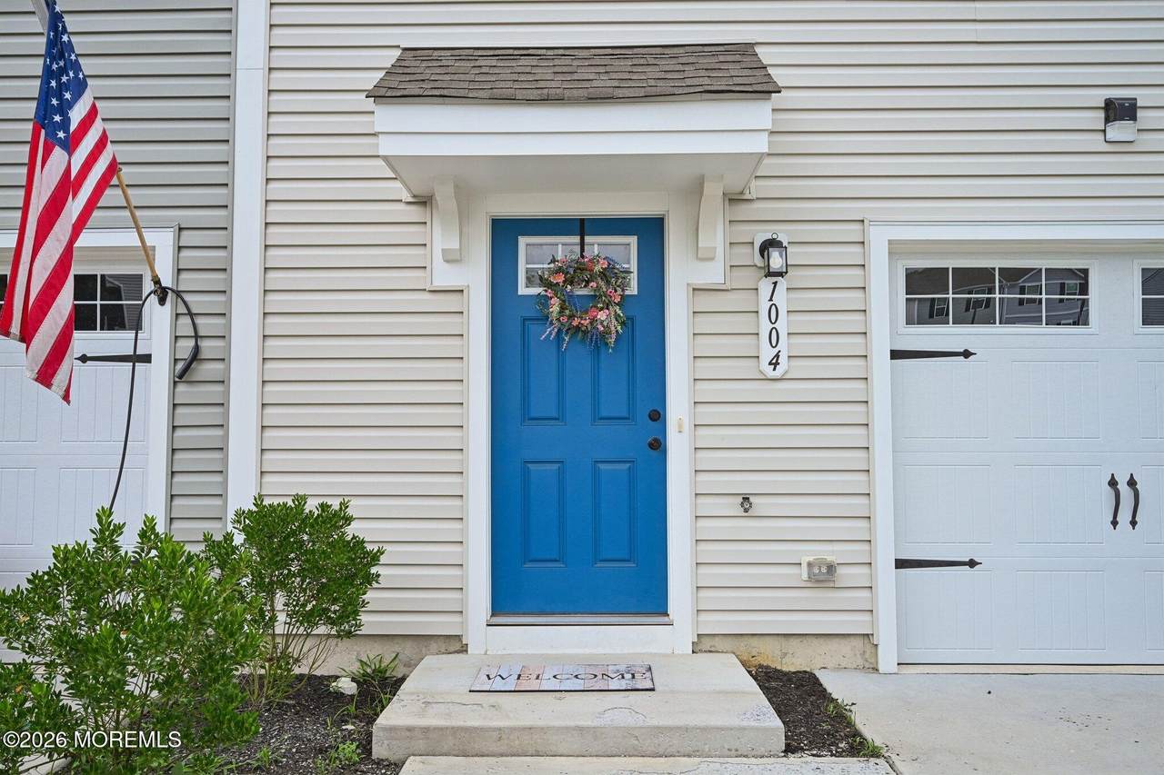 1004 Cyprus Court - Photo 1