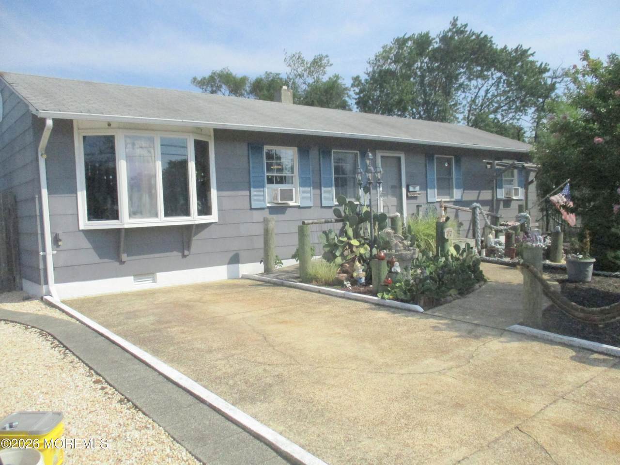 77 Lakeland Drive - Photo 1