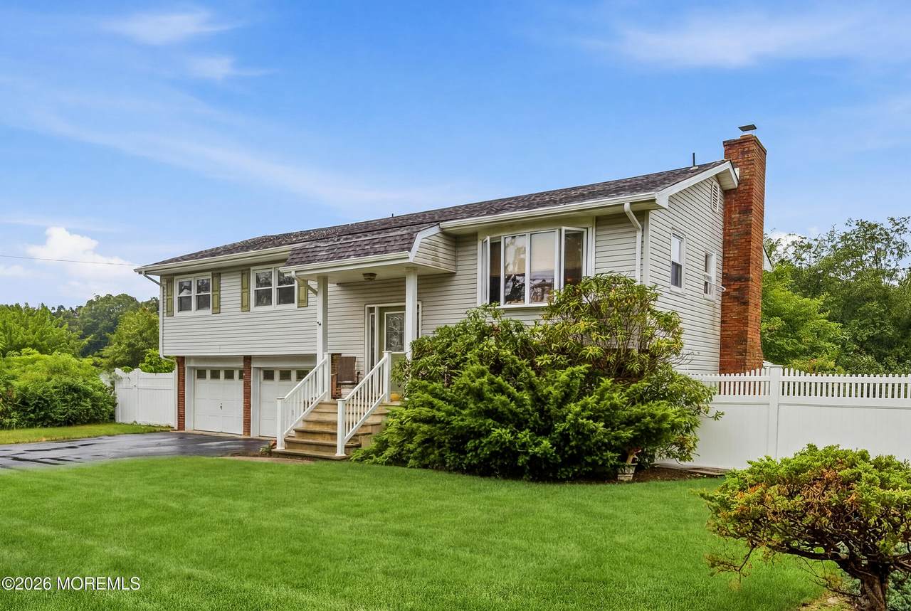 652 Brookside Drive - Photo 1