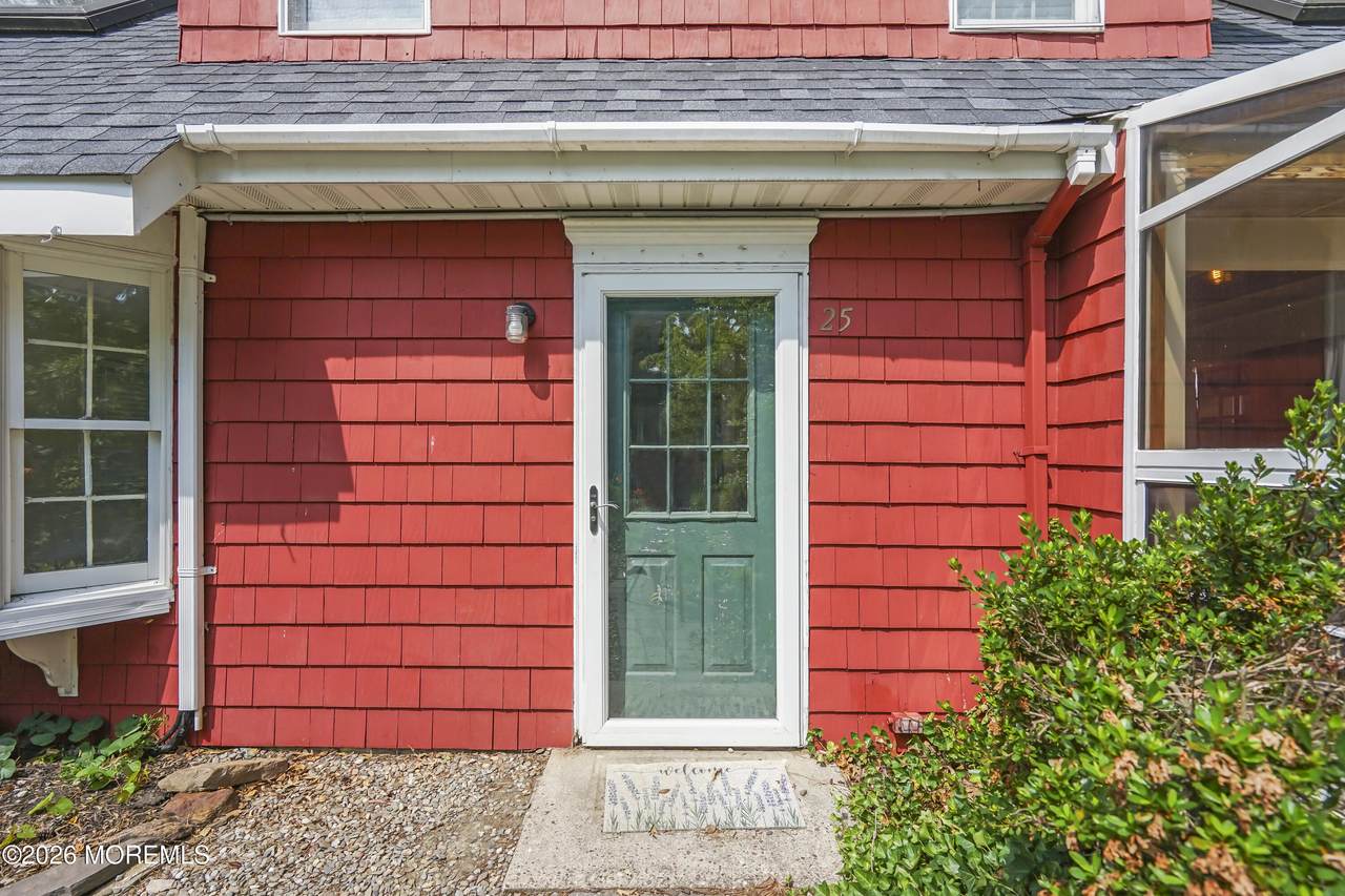 https://bt-photos.global.ssl.fastly.net/monmouth/1280_boomver_1_22621694-2.jpg