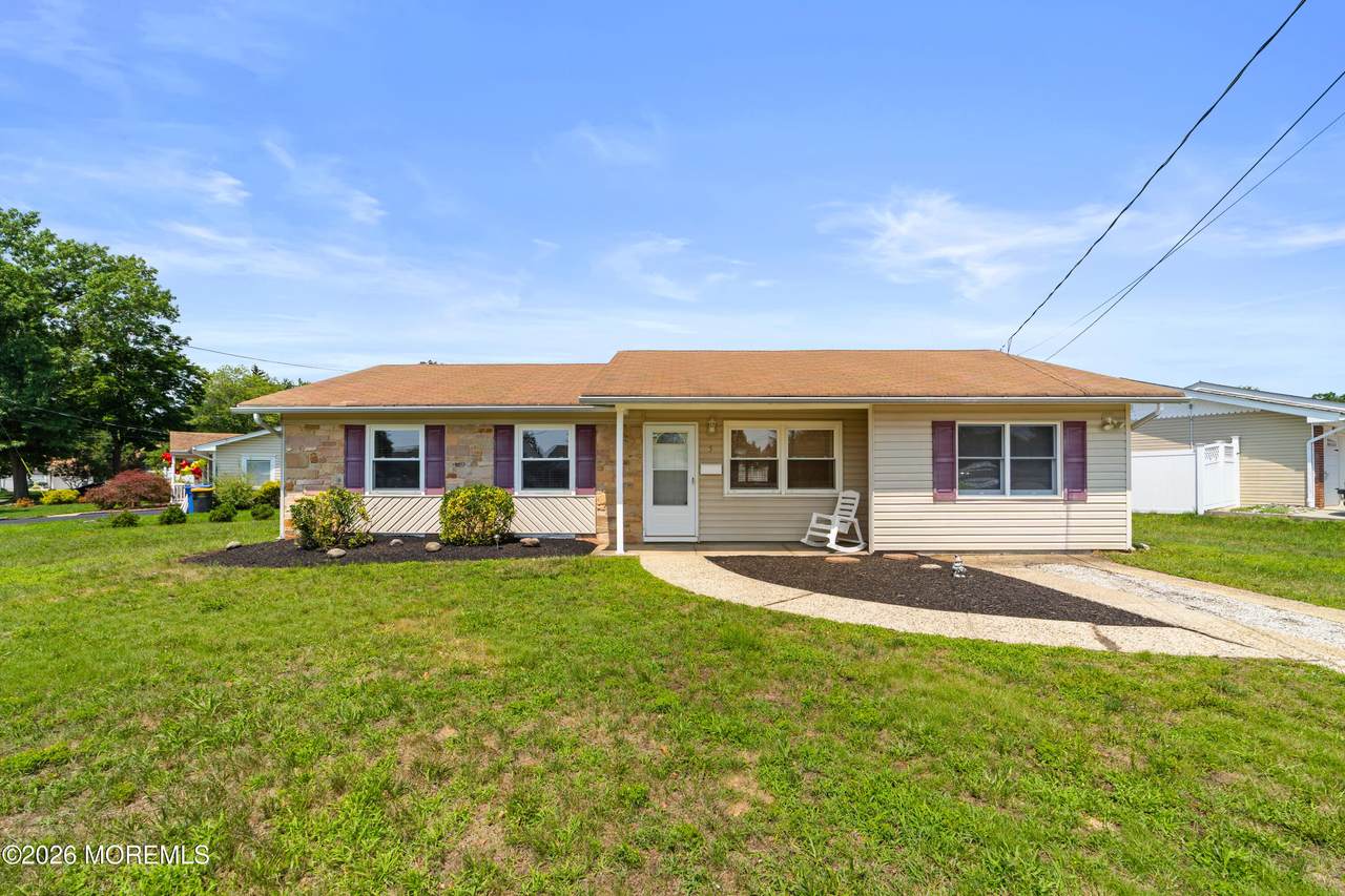 5 Forest Park Terrace - Photo 1