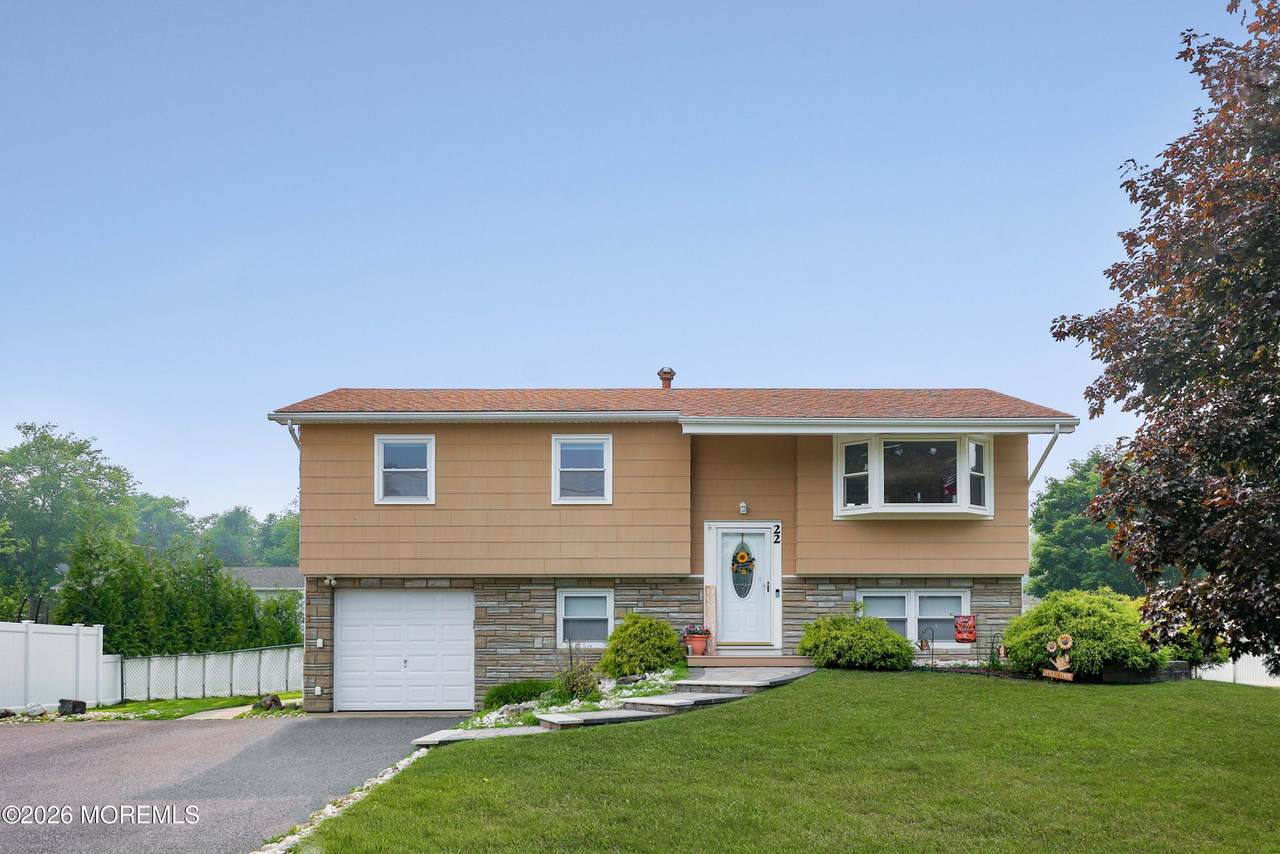 22 Lawrence Street - Photo 1