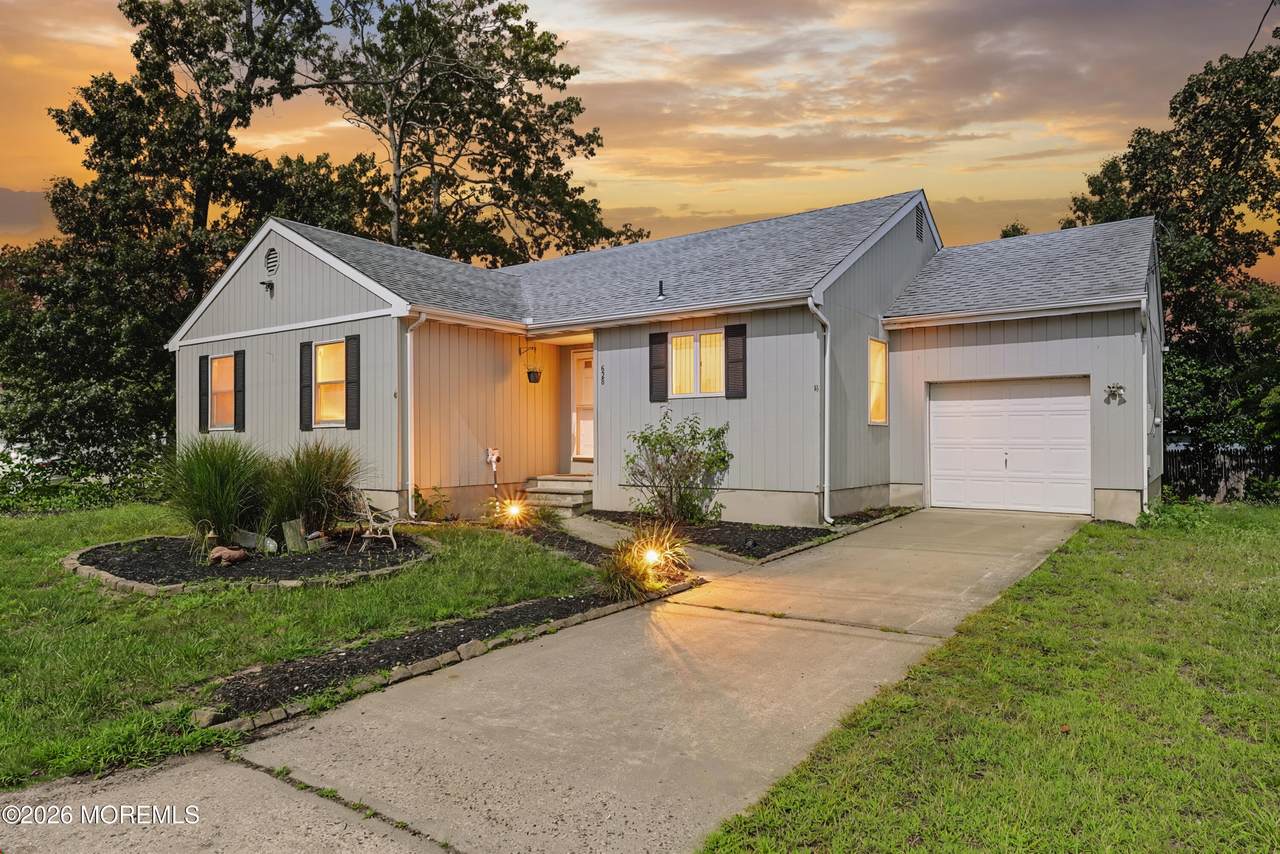 628 Surf Avenue - Photo 1