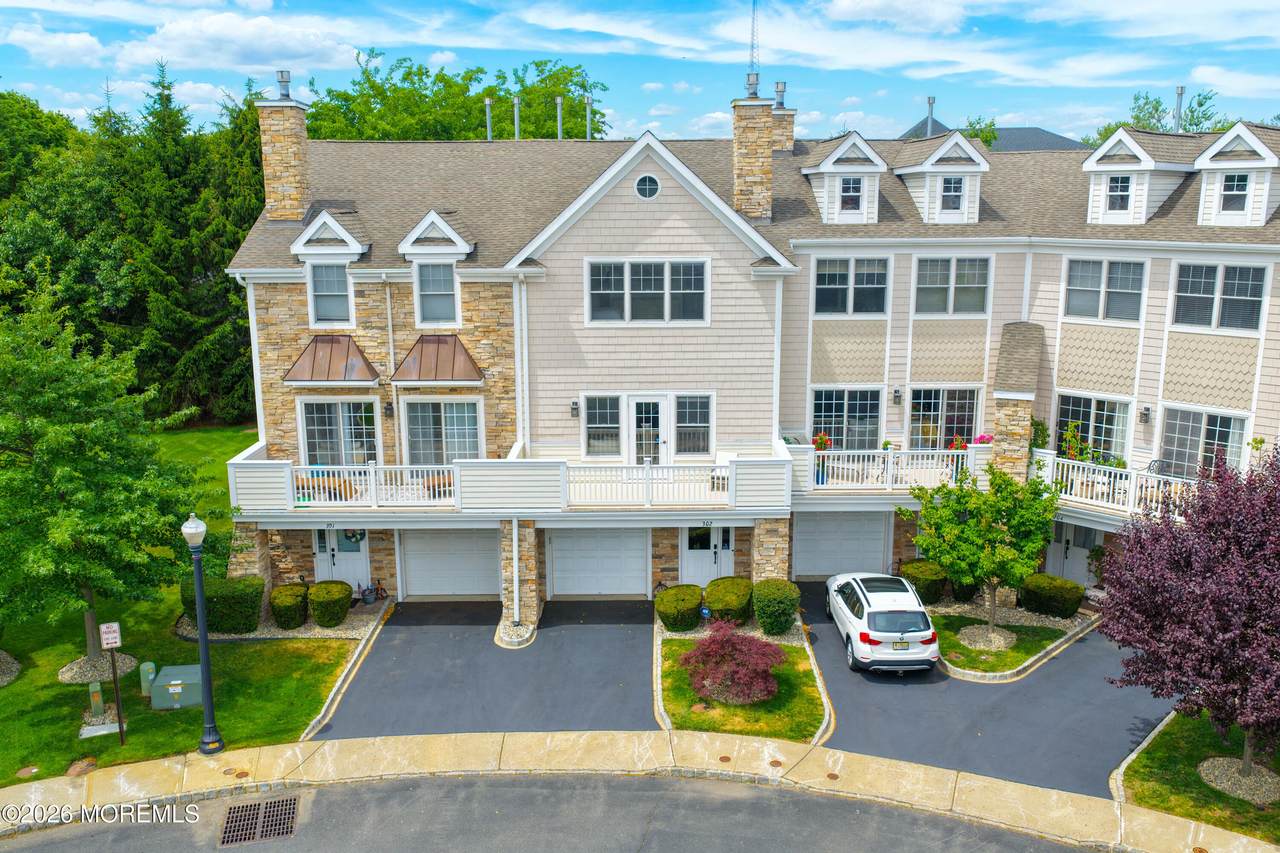 302 Villa Drive - Photo 1