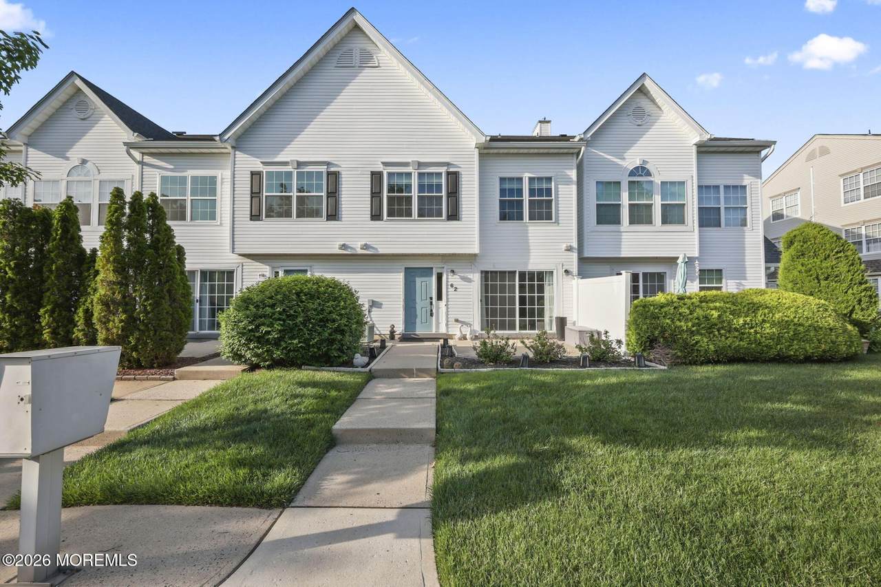 62 Dover Court - Photo 1